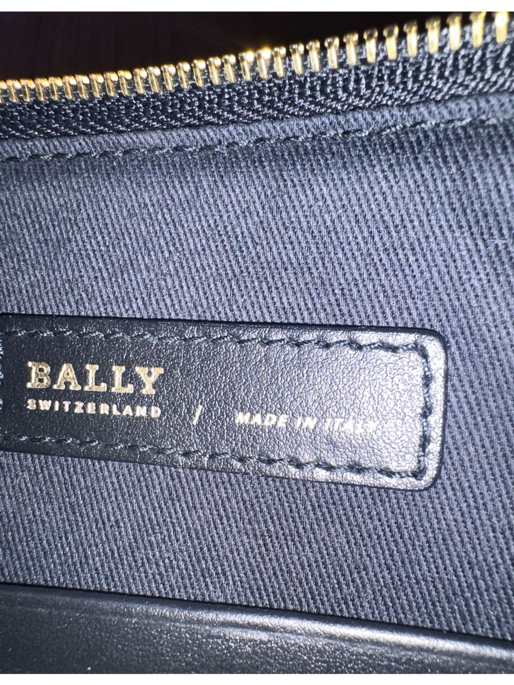 🖤🤍 Rare Bally Studded Leather Wristlet Clutch • Made in Italy • Mint Condition - Picture 8 of 12